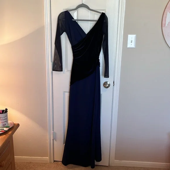Chiara Boni La Petite Robe Erendira Velvet Trim Long Sleeve Gown - Picture 7 of 14
